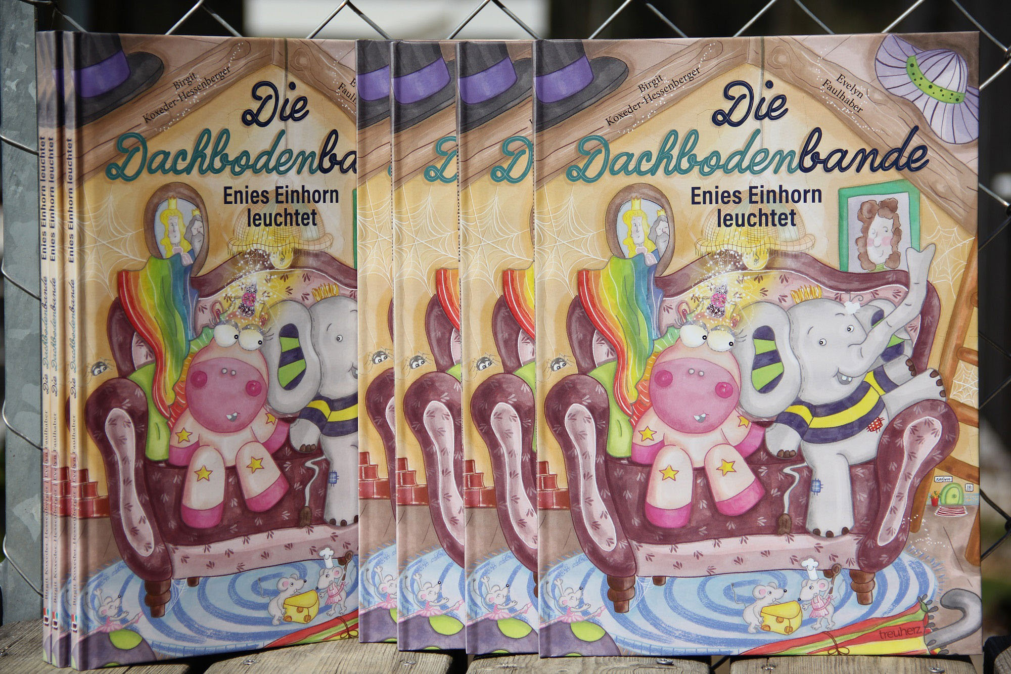 die dachbodenbande - enies einhorn leuchtet, einhorn, elefant, kinderbuch, treuherz verlag, evelyn faulhaber illustration, birgit koxeder-hessenberger